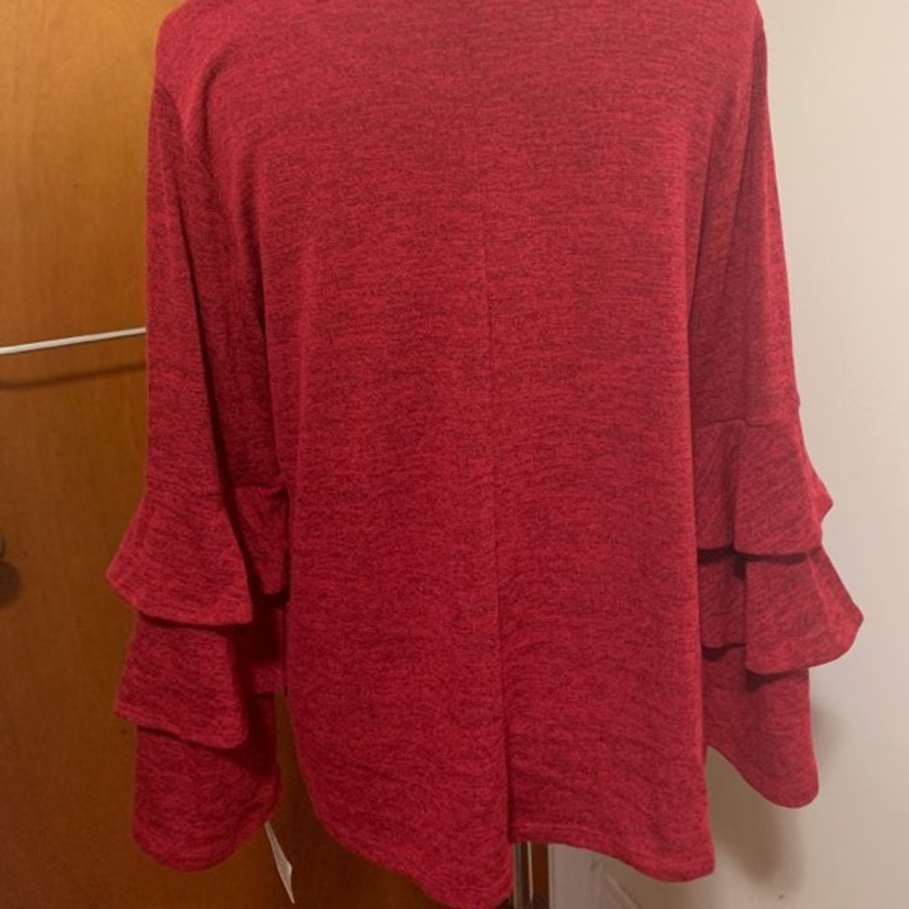 NWT 💃🏼Ruffle Sleeved Tunic💃🏼 - Picture 4 of 4